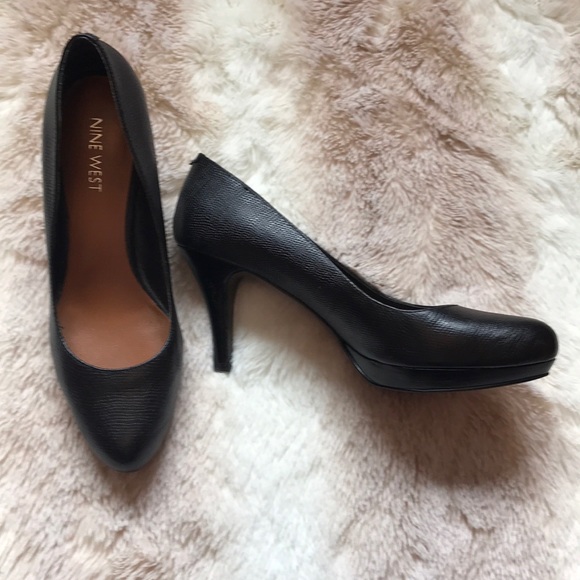 *SOLD* NINE WEST Pumps - Picture 2 of 4